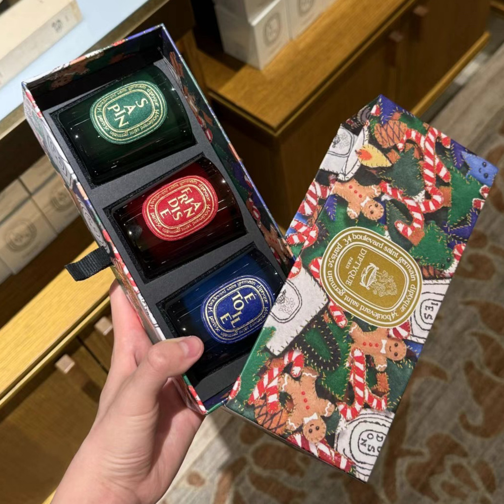 Pohon Natal 2025 lilin romanti - Home Fragrance Diptyque ulasan dan harga
